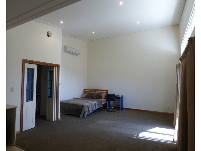 2/11 Ives Place, Port Lincoln SA 5606