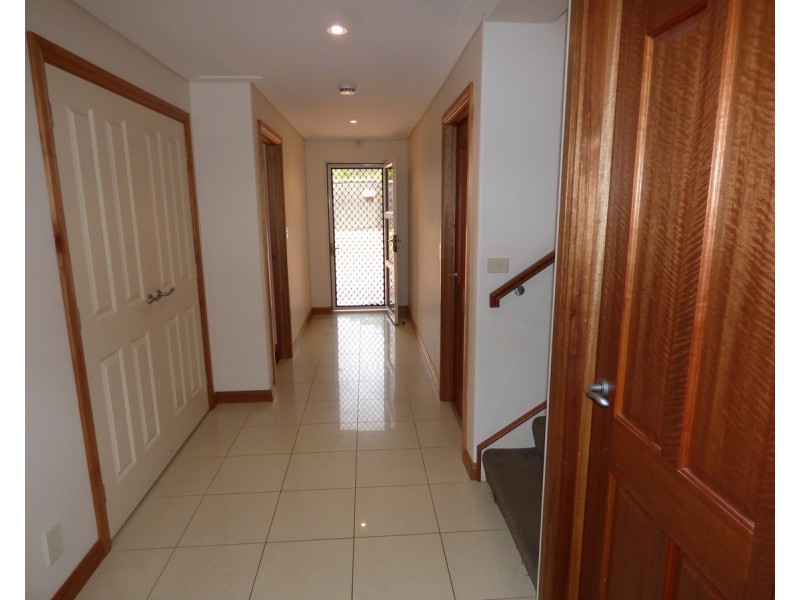 2/11 Ives Place, Port Lincoln SA 5606