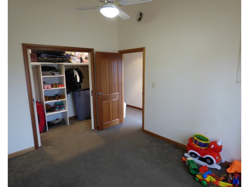 2/11 Ives Place, Port Lincoln SA 5606