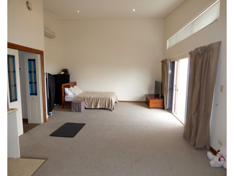 2/11 Ives Place, Port Lincoln SA 5606