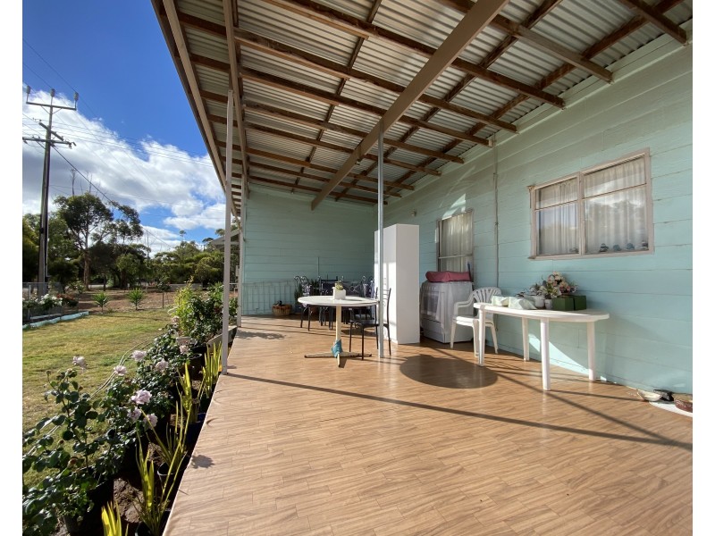 19 Main Street, Lipson SA 5607