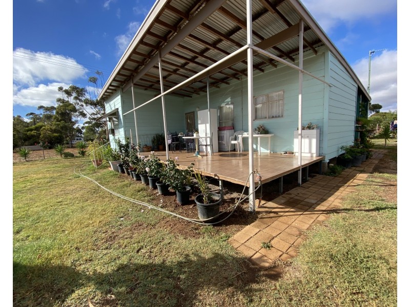 19 Main Street, Lipson SA 5607