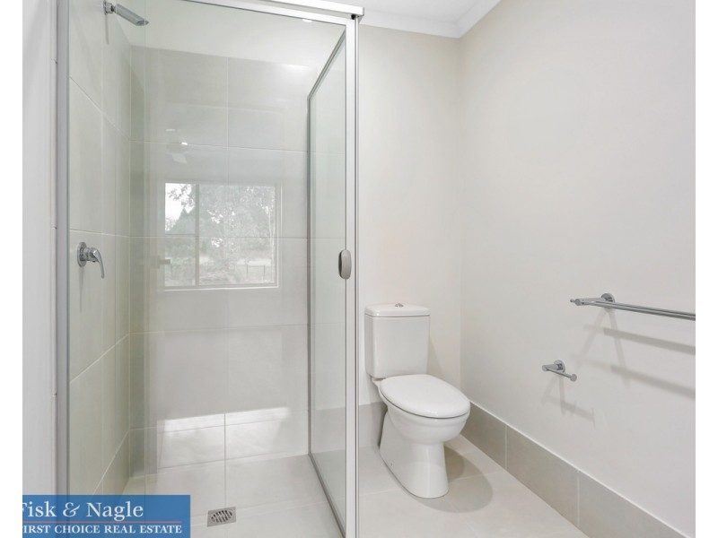7B Denison Close, Bega NSW 2550