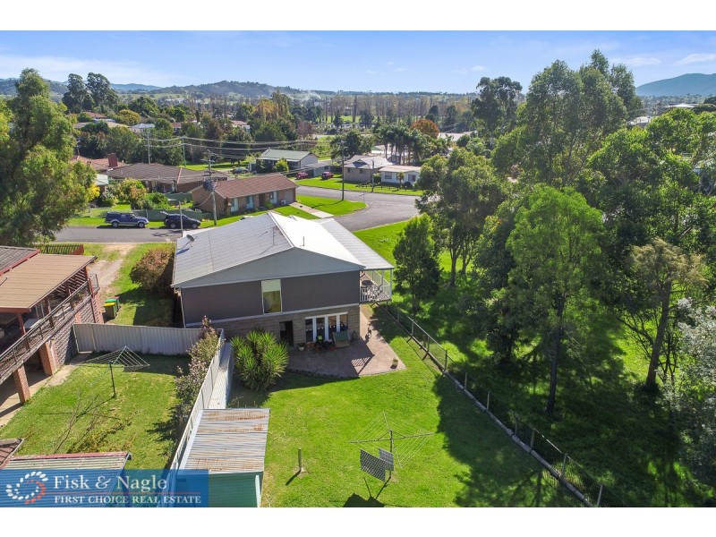 4 Stevenson Street, Bega NSW 2550