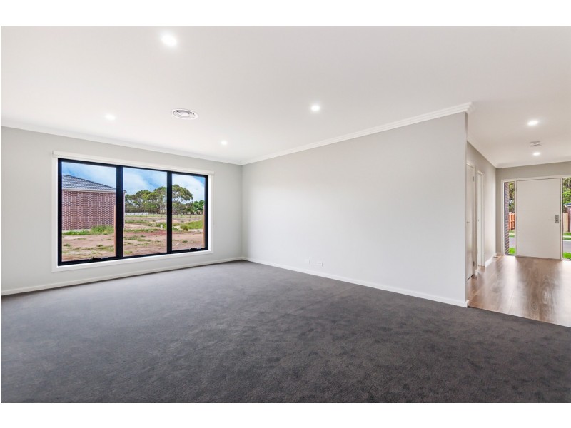 8 Royal Court, Warrnambool VIC 3280