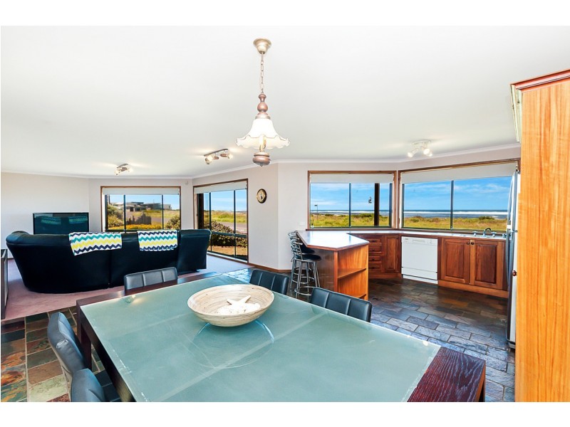 54 Ocean Drive, Port Fairy VIC 3284