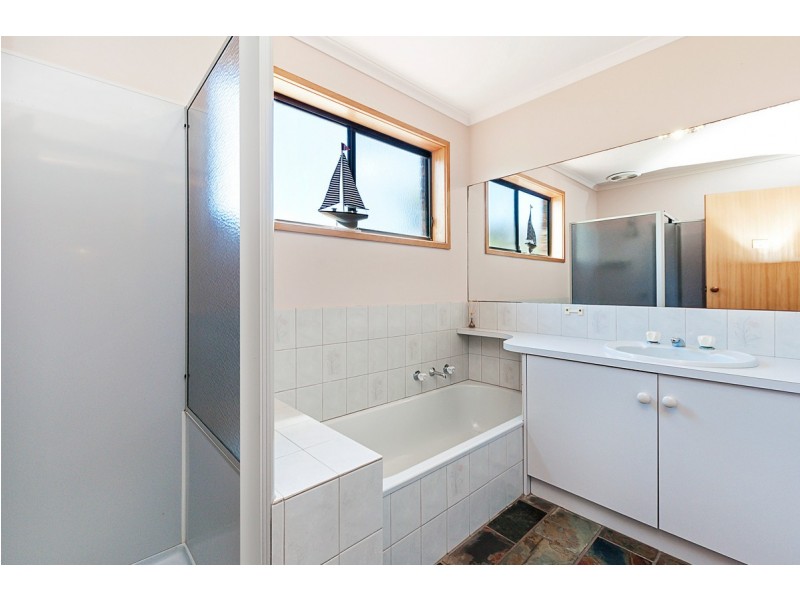 54 Ocean Drive, Port Fairy VIC 3284