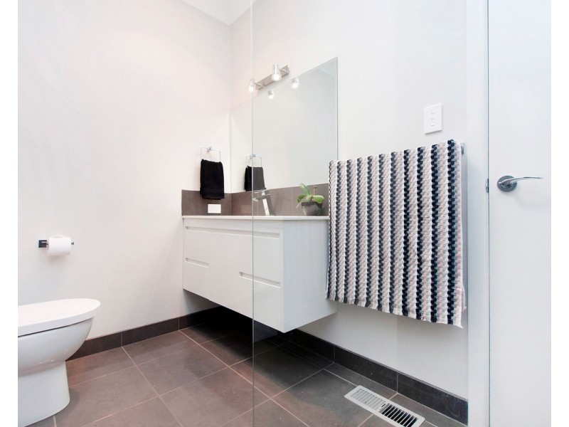 37 Emma Avenue, Warrnambool VIC 3280