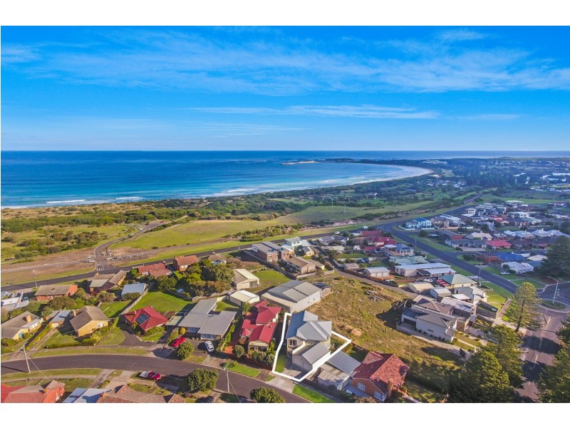 67 Ocean Grove, Warrnambool VIC 3280