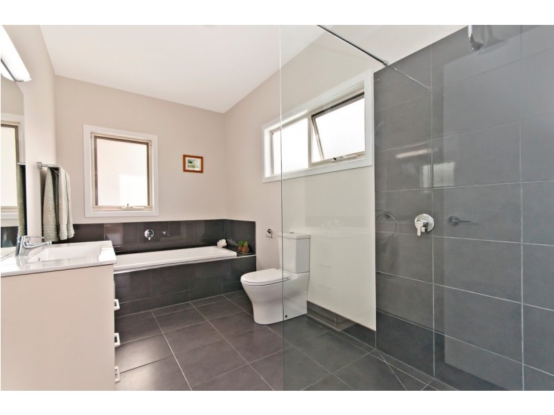 67 Ocean Grove, Warrnambool VIC 3280
