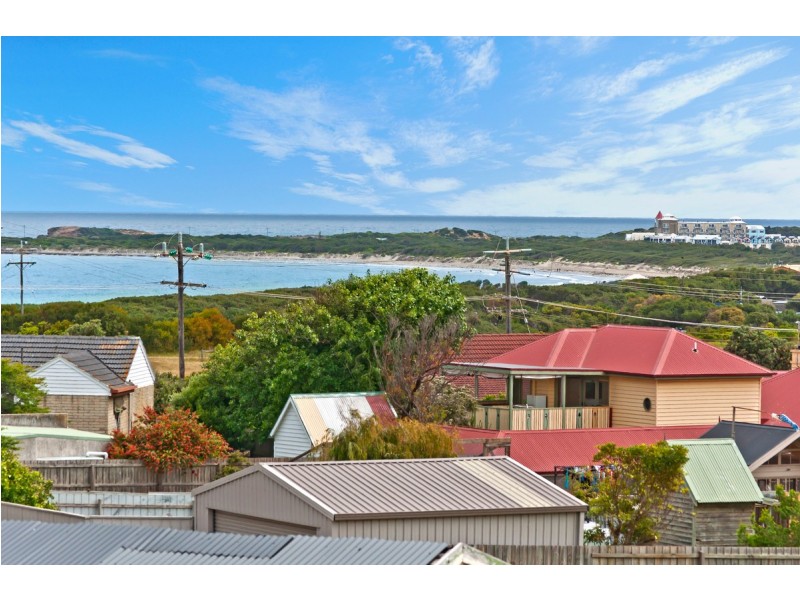 67 Ocean Grove, Warrnambool VIC 3280