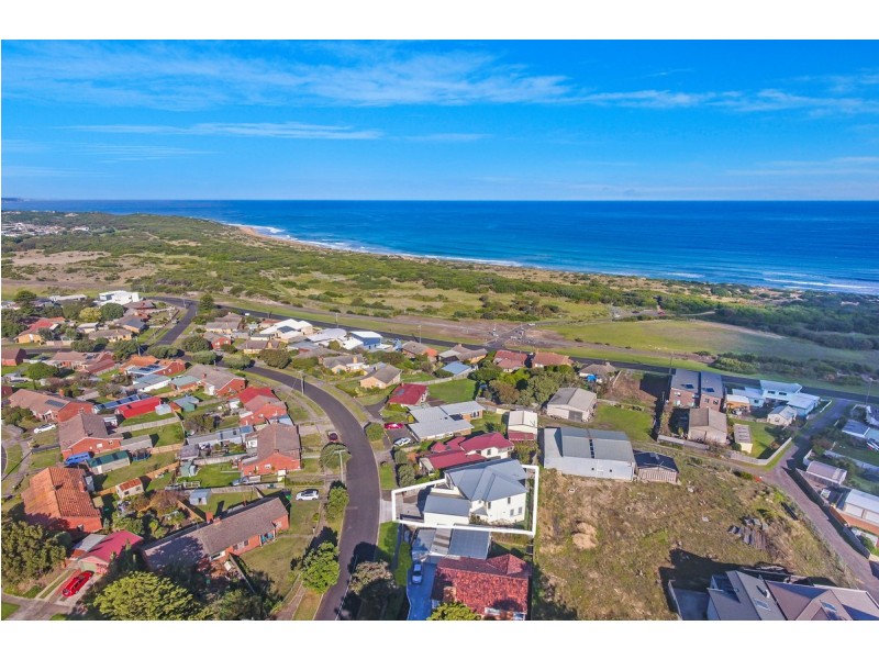 67 Ocean Grove, Warrnambool VIC 3280