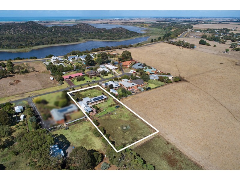 62 Clarke Street, Koroit VIC 3282