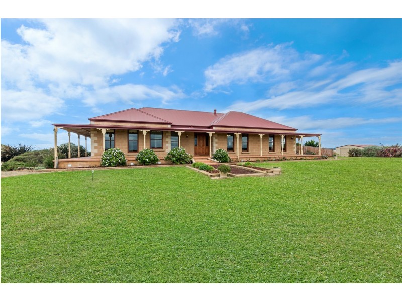 101 Farnham Road, Illowa VIC 3282