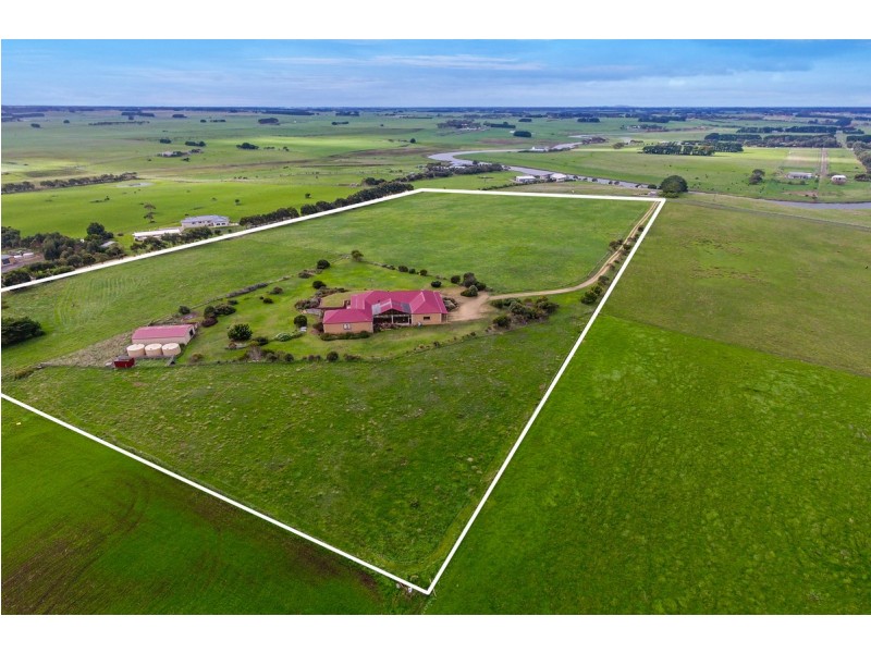 101 Farnham Road, Illowa VIC 3282