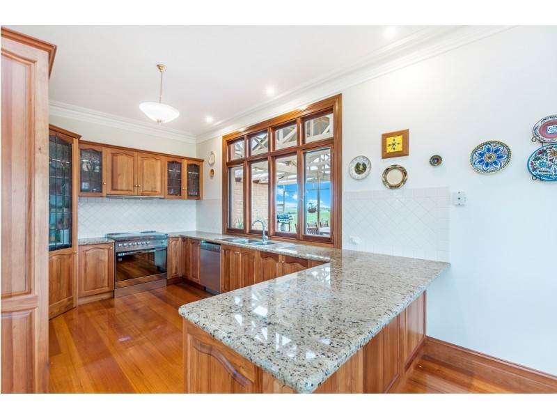 101 Farnham Road, Illowa VIC 3282