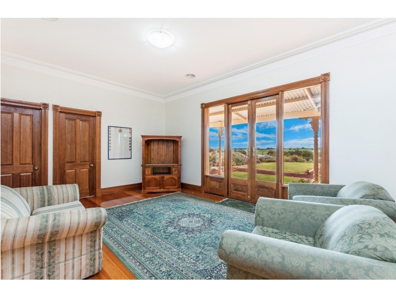 101 Farnham Road, Illowa VIC 3282