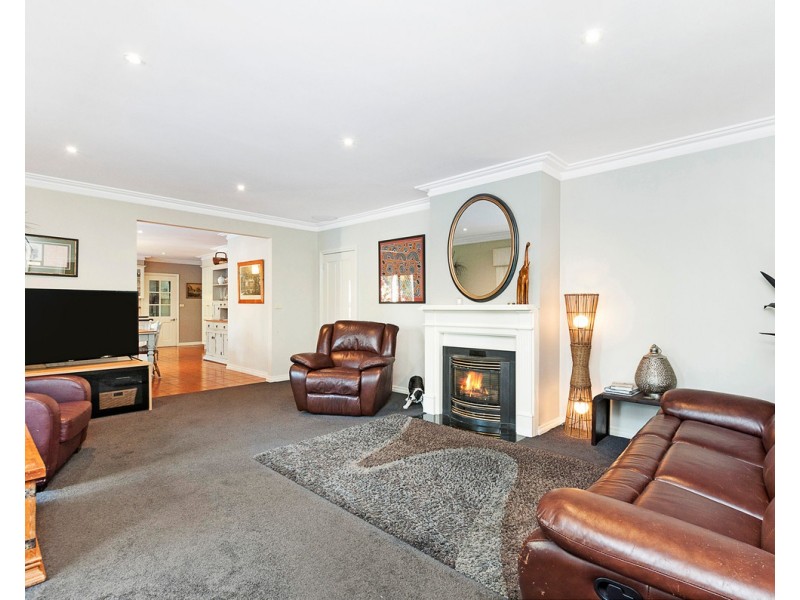 9 Manuka Drive, Warrnambool VIC 3280