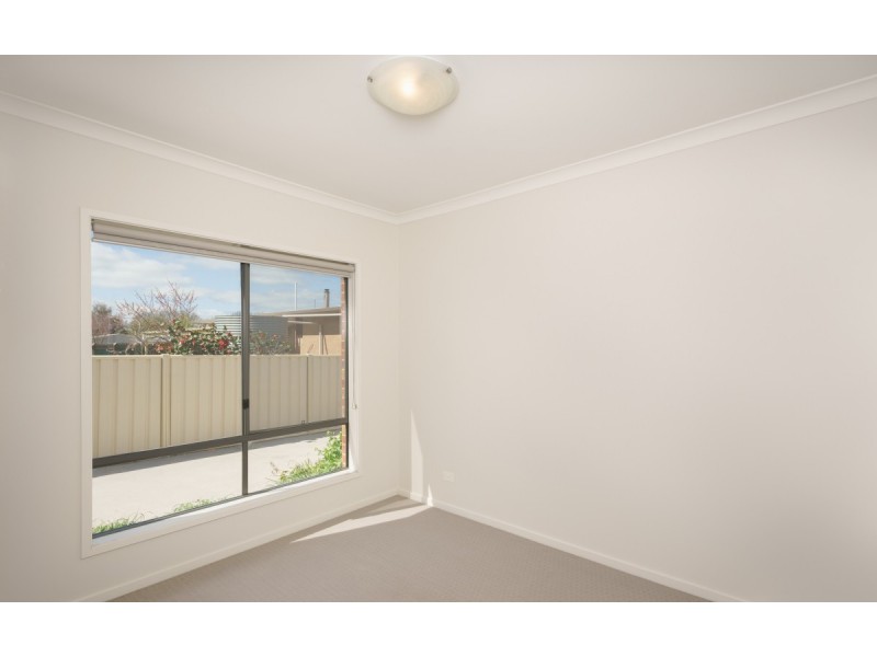2/94 Spring Street, Mortlake VIC 3272