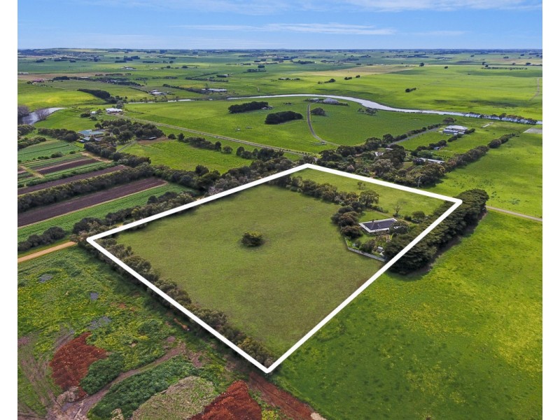 112 Station Street, Dennington VIC 3280