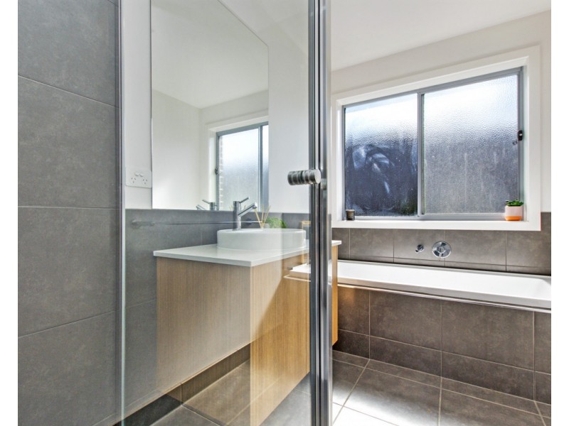 54 Sommerville Boulevard, Warrnambool VIC 3280