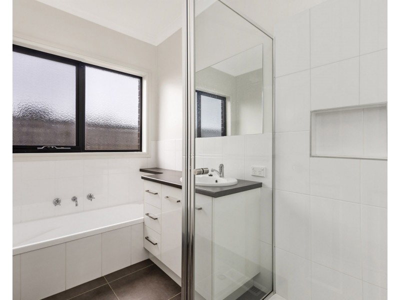 12 Dennington Rise, Dennington VIC 3280