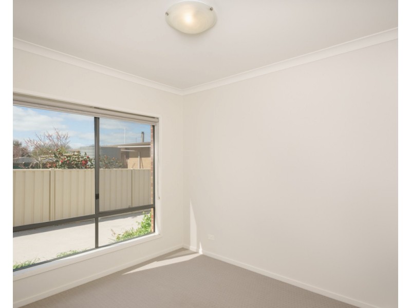 2/94 Spring Street, Mortlake VIC 3272