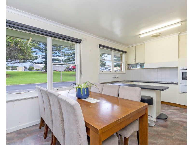 4 Walter Crescent, Warrnambool VIC 3280