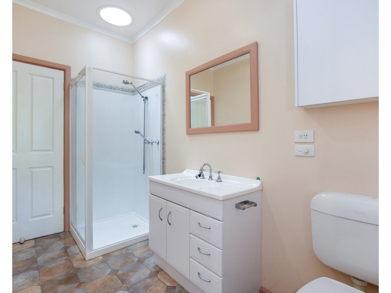 77 Darlington Road, Mortlake VIC 3272