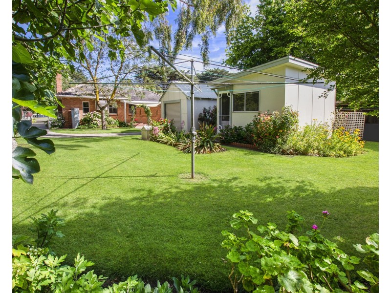 77 Darlington Road, Mortlake VIC 3272