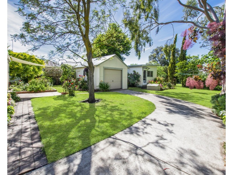 77 Darlington Road, Mortlake VIC 3272