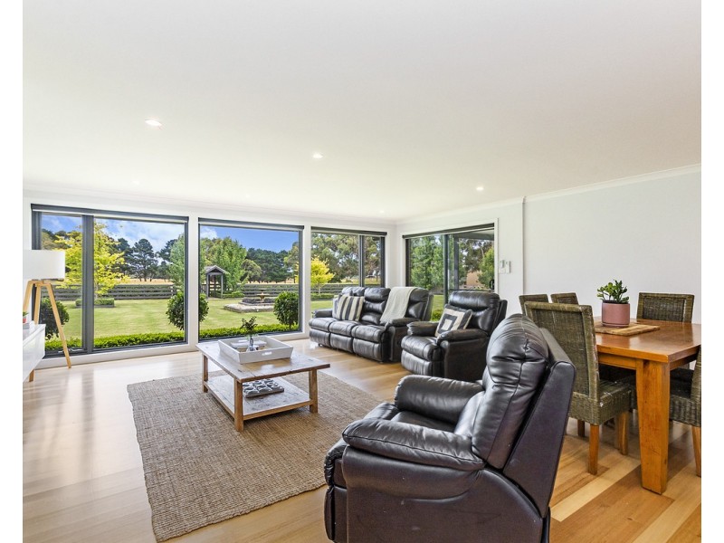 58 Barries Road, Bushfield VIC 3281