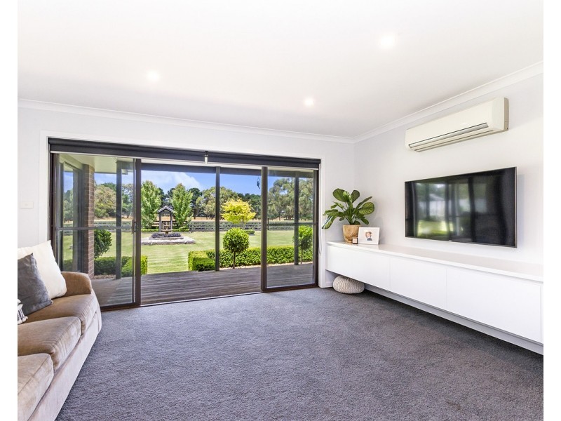 58 Barries Road, Bushfield VIC 3281