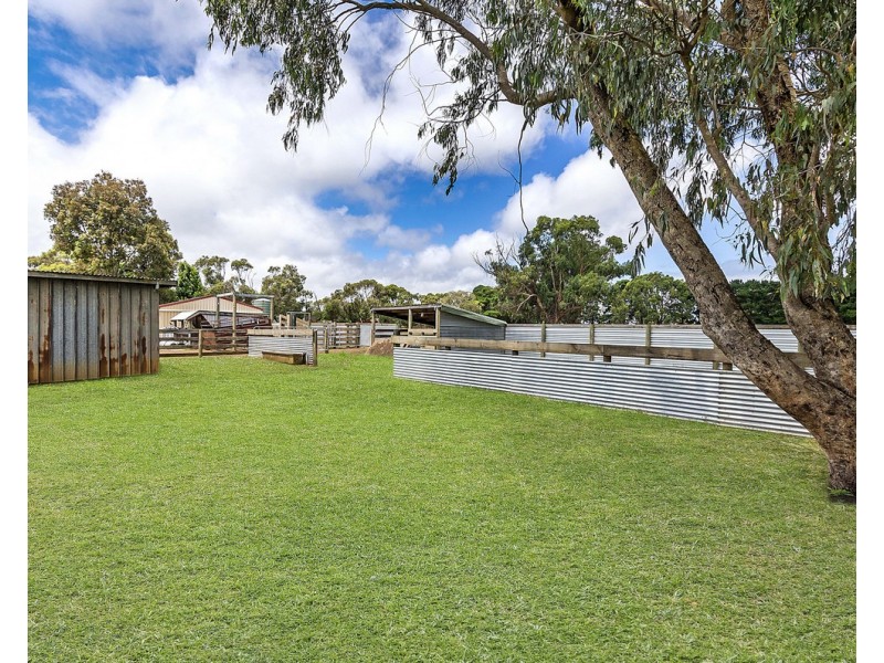 58 Barries Road, Bushfield VIC 3281