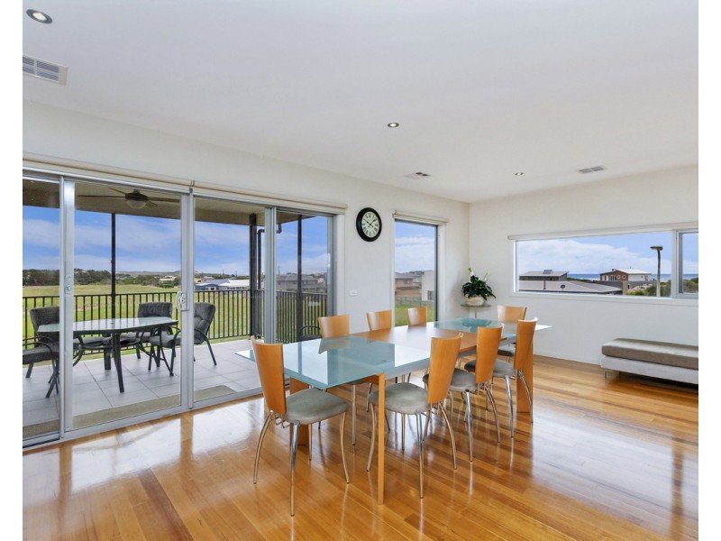 8 Callaway Court, Peterborough VIC 3270