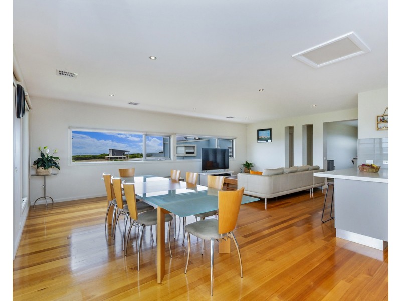 8 Callaway Court, Peterborough VIC 3270