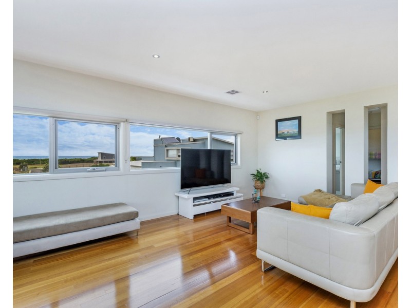 8 Callaway Court, Peterborough VIC 3270