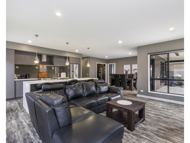 59 Dennington Rise, Warrnambool VIC 3280