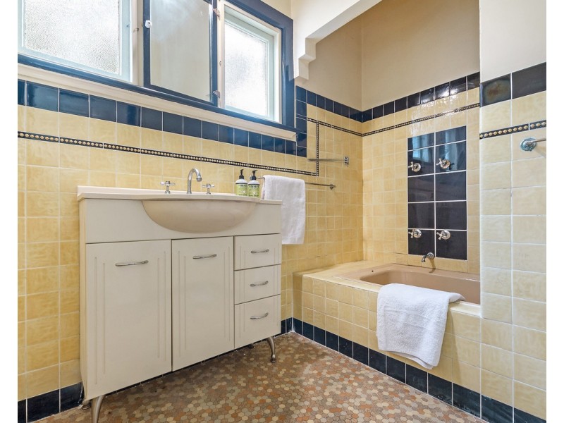 43 Canterbury Road, Warrnambool VIC 3280