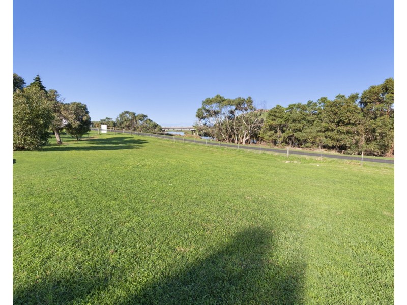 15 The Esplanade, Dennington VIC 3280