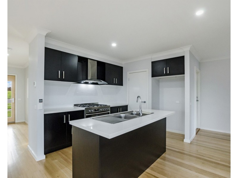 19 Warburton Way, Warrnambool VIC 3280