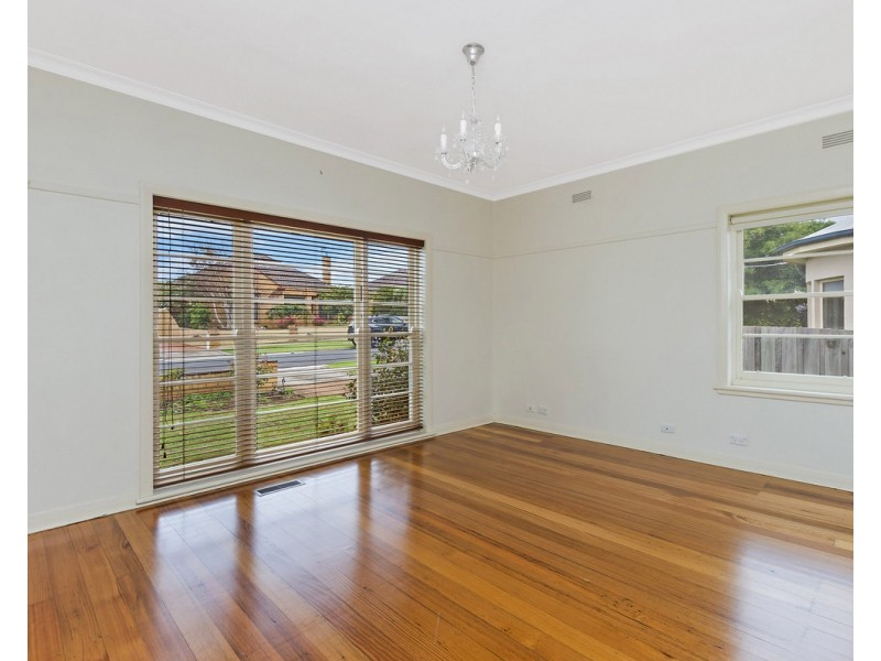 9 Birdwood Avenue, Warrnambool VIC 3280