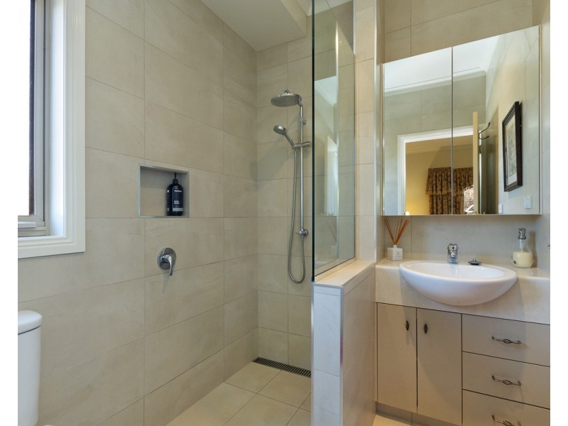 6 Chenoweth Court, Warrnambool VIC 3280