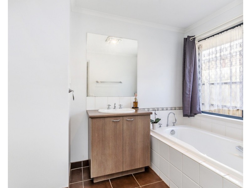 13 Huntingfield Drive, Warrnambool VIC 3280