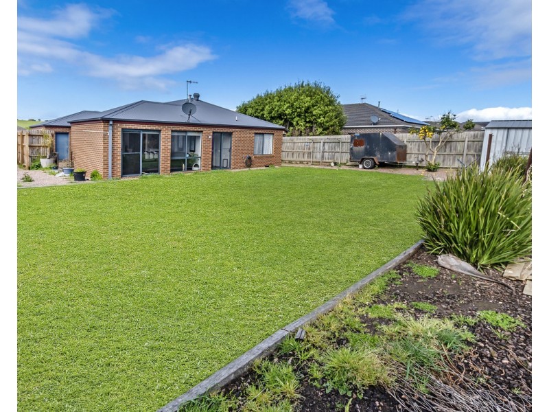 13 Huntingfield Drive, Warrnambool VIC 3280