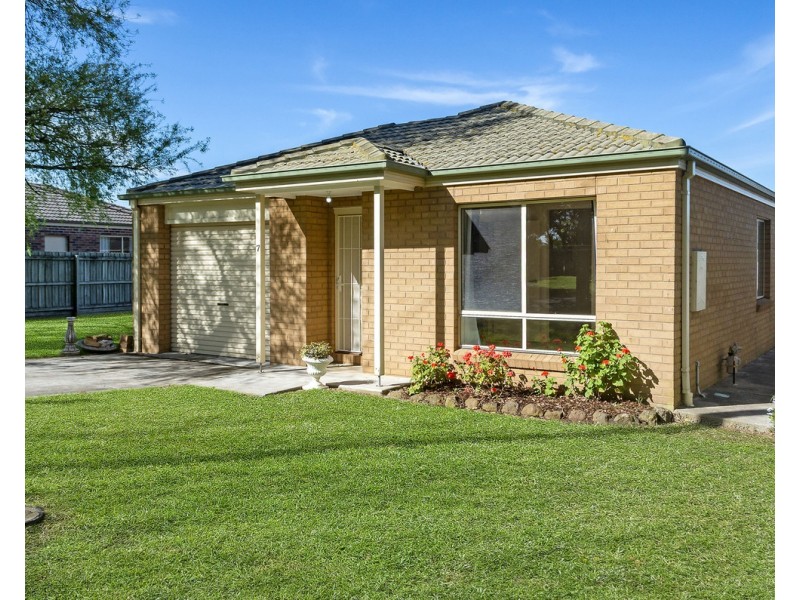 7 Bourke Avenue, Koroit VIC 3282