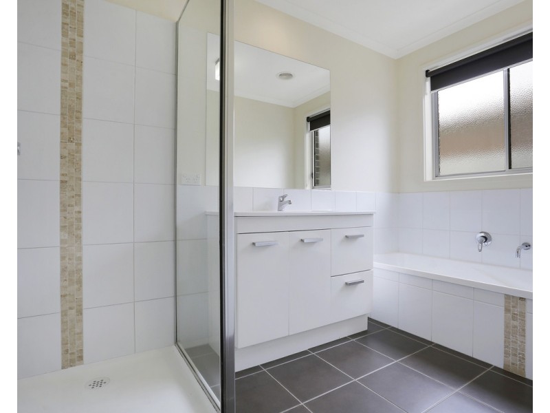 34 Adriana Crescent, Warrnambool VIC 3280