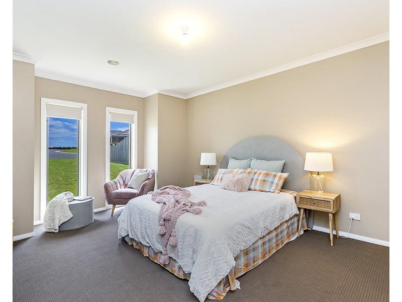 8 Chenoweth Court, Warrnambool VIC 3280