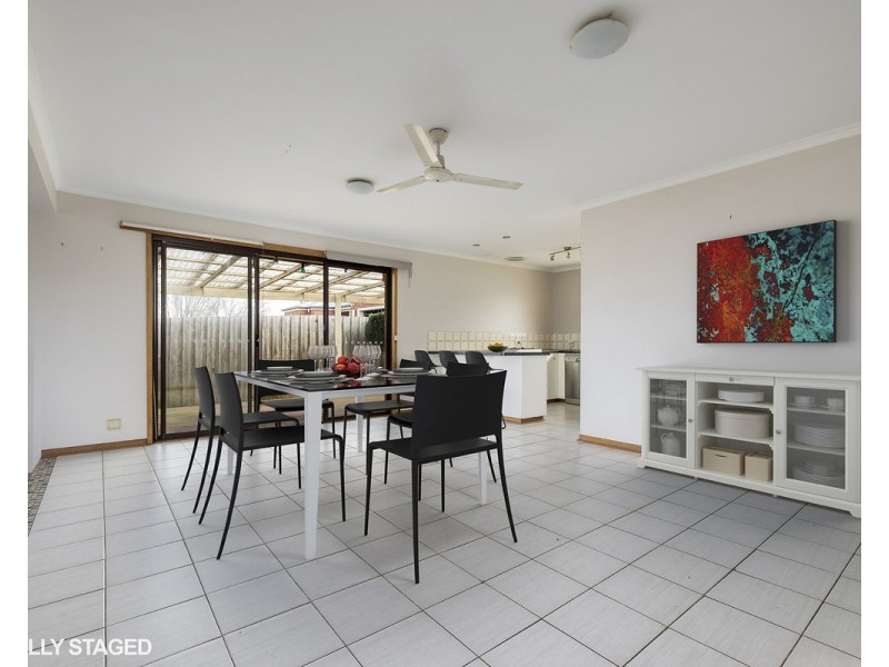 4 Bridge Road, Bushfield VIC 3281
