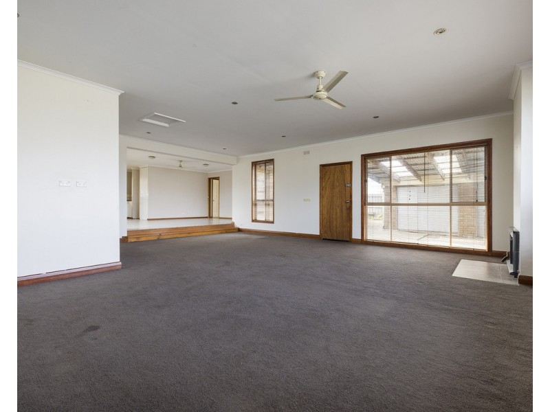 4 Bridge Road, Bushfield VIC 3281